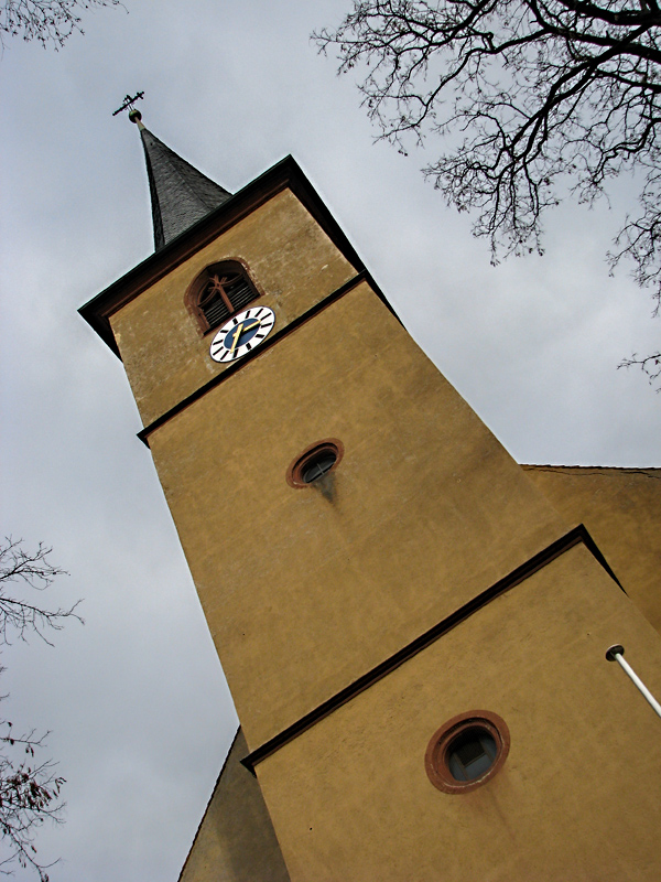 "Schräger Blick" auf St. Gertraud in der Pleich.