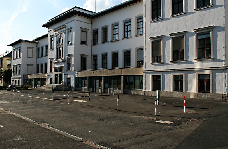 Universitätsgebäude am Pleicherwall.