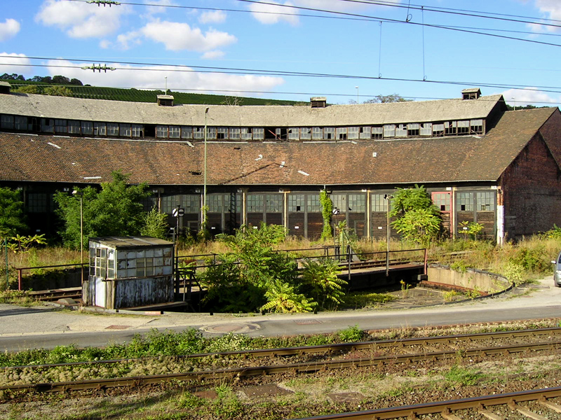 Der Lokschuppen "Haus 3" im Jahr 2006.