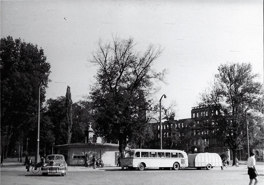 Omnibus mit Beiwagen 1950