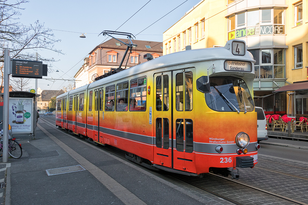Wagen Nr. 236 gehört zu den ältesten Fahrzeugen der WSB. Das Bild entstand im Februar 2018 an der Haltestelle Ulmer Hof, kurz vor dem "Einrücken" in den Betriebshof Sanderau.