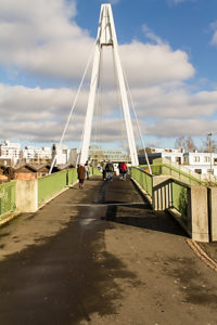 Pylonenbrücke am Heuchelhof im Januar 2013.