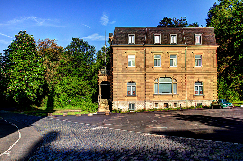 Das Siebold-Museum wird auch in Zukunft in der alten Direktionsvilla der ehemaligen Bürgerbräu AG verbleiben.