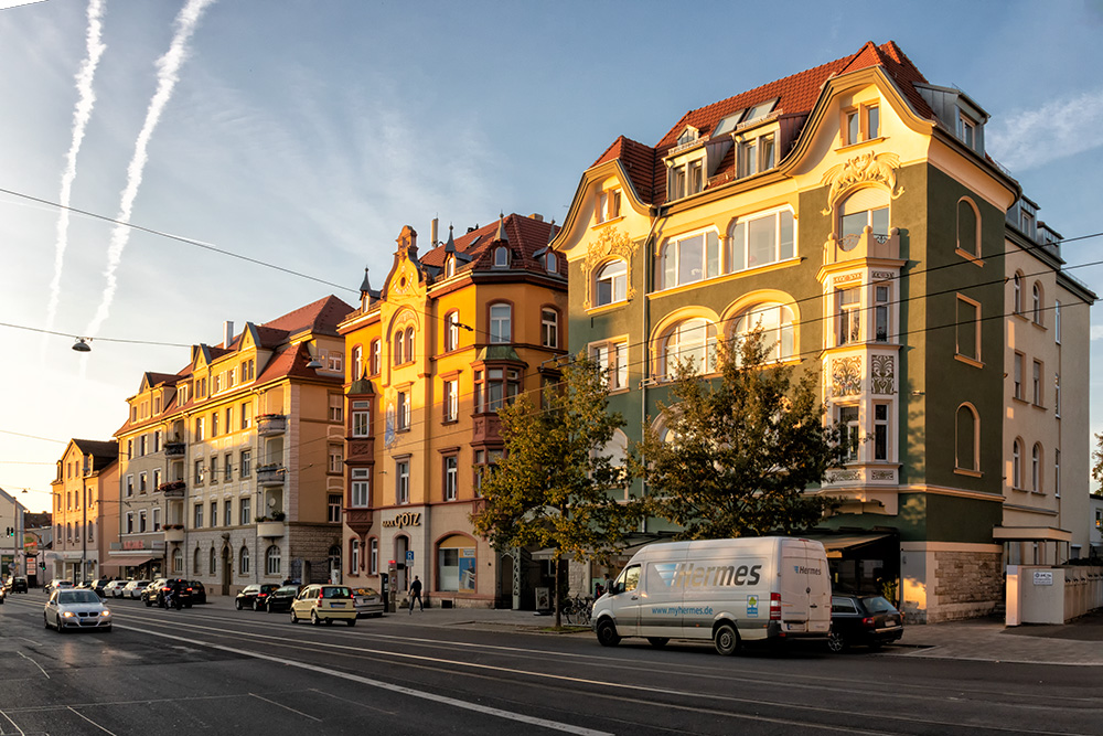 Historische Gebäude aus der Gründerzeit am Anfang der Frankfurter Straße im Stadtteil Zellerau.