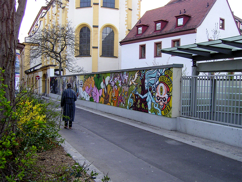 Graffiti in der Dominikanergasse an der Klostermauer
