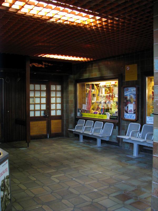 Der ungemütliche Eingang zur ehemaligen Gaststätte "Kartause".