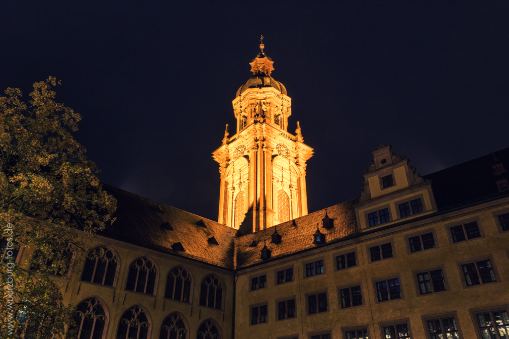 Die Alte Universität mit der Neubaukirche.