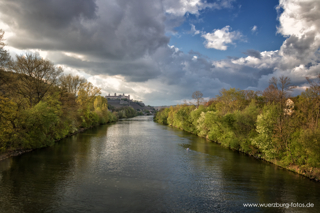 Aprilwetter par excellence auf dem Sebastian-Kneipp-Steg.