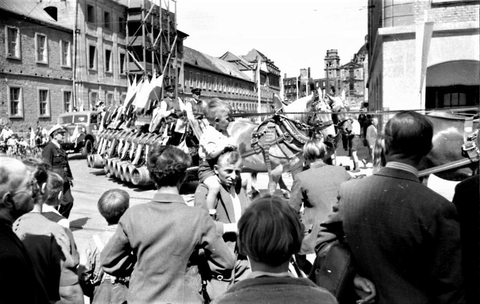 1949 - Kilianifestzug der Brauereien