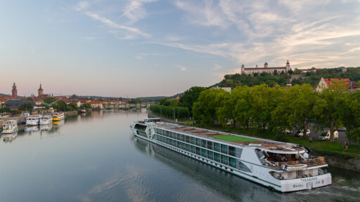 Mainschifffahrt in Würzburg.