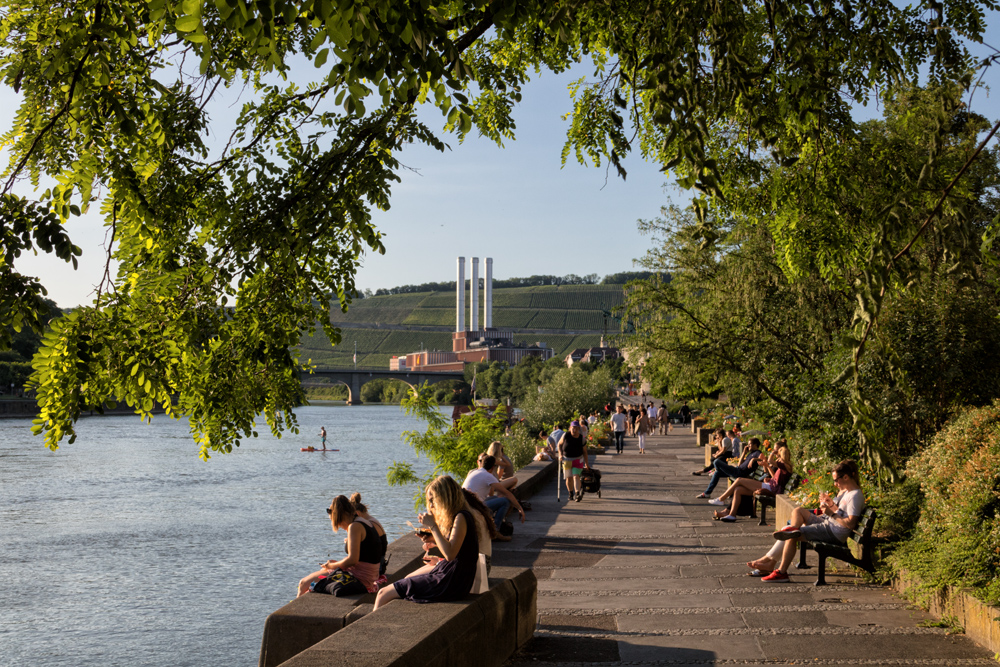 Mainuferpromenade