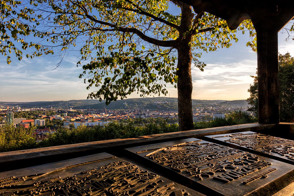 Spätsommer in Würzburg mit herrlichen Fernblicken.