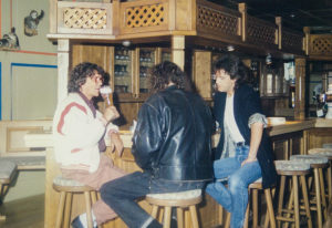 Und nach der Veranstaltung gingen Tommi Piper, Kai Fraas und Sam Raabe auf ein Bierchen in die kleine Kneipe nebenan...
