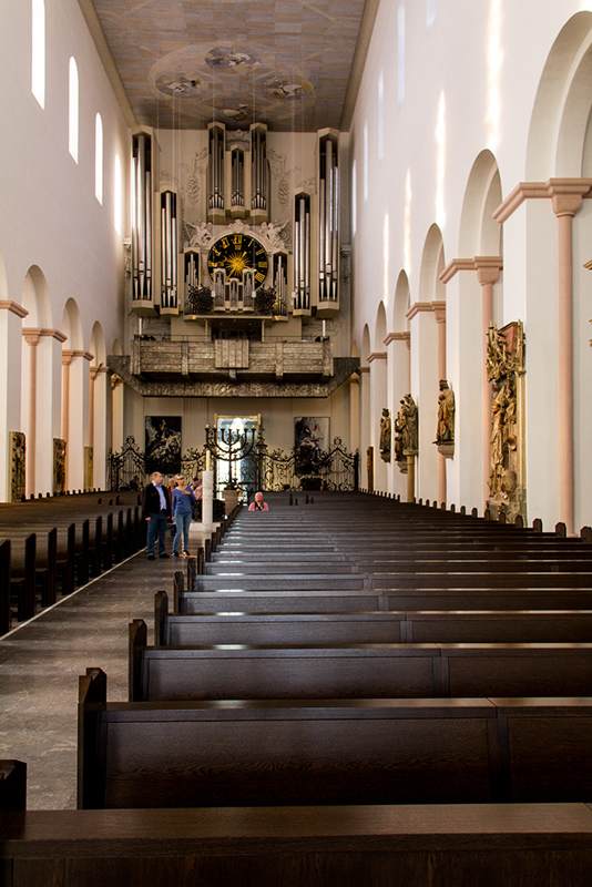 Die großartige klingende "Klaist-Orgel" über dem Eingangsbereich.