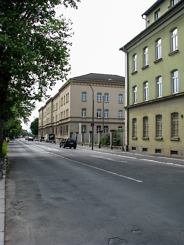 Die ehemaligen Verwaltungsgebäude der Kaserne an der Nürnberger Straße.