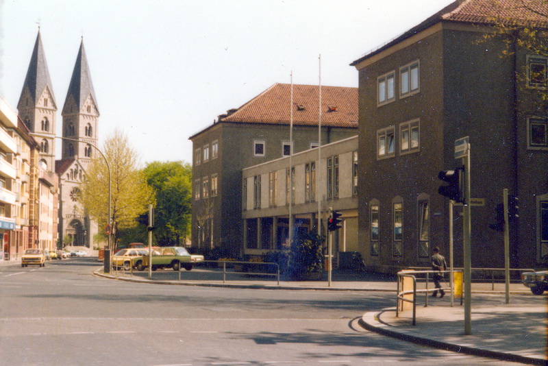 Am Studentenhaus. Auch heute - rund 40 Jahre später - sieht es hier nahezu unverändert aus.