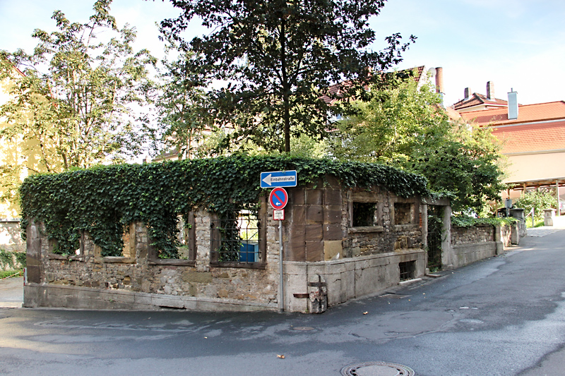 Ruine an der Straßenecke Laufergasse / Alte Kasernenstraße.