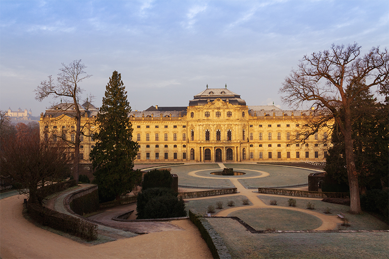 Ein kalter Wintermorgen im Hofgarten der Residenz.