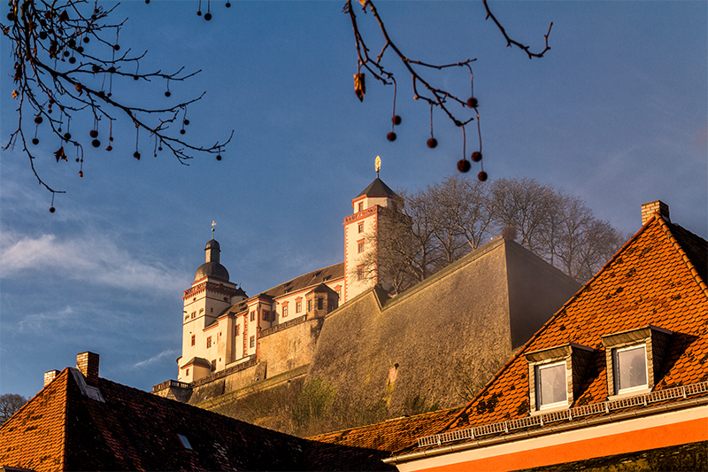 Im Mainviertel unterhalb der Festung Marienberg.