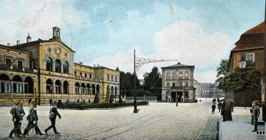 Der alte Hauptbahnhof mit dem Kommandantenbau im Jahr 1906.