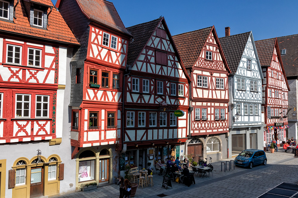 Wunderschön erhaltene Fachwerkhäuser in der Hauptstraße.