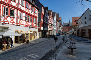 Wunderschön erhaltene Fachwerkhäuser in der Hauptstraße von Ochsenfurt.