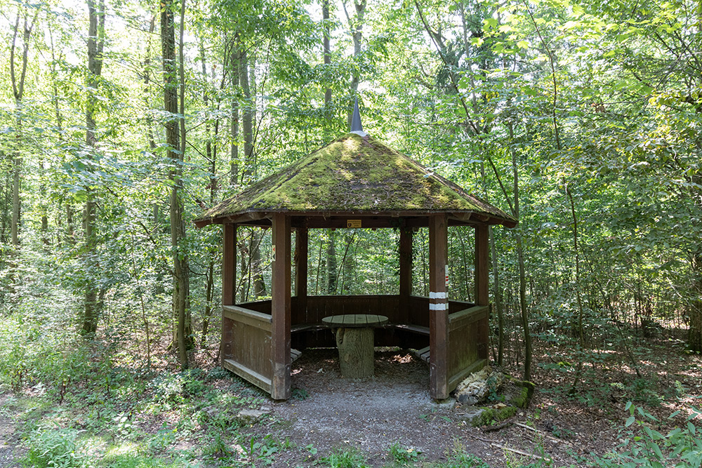 Die "Helferich-Hütte" im Stadtwald.