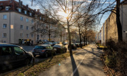 Ein sonniger Nachmittag in der Erthalstraße im Stadtteil Frauenland.