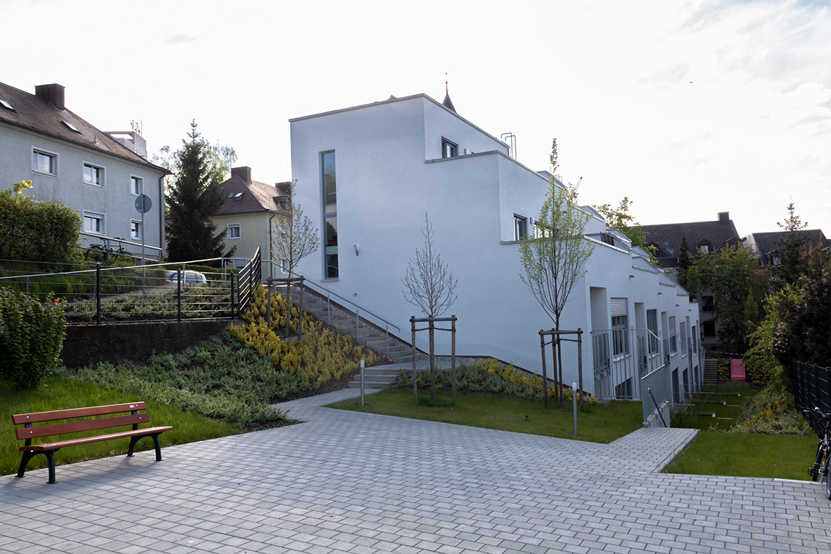 Neu gebaute Wohnhäuser im Heimgarten am Mönchberg.
