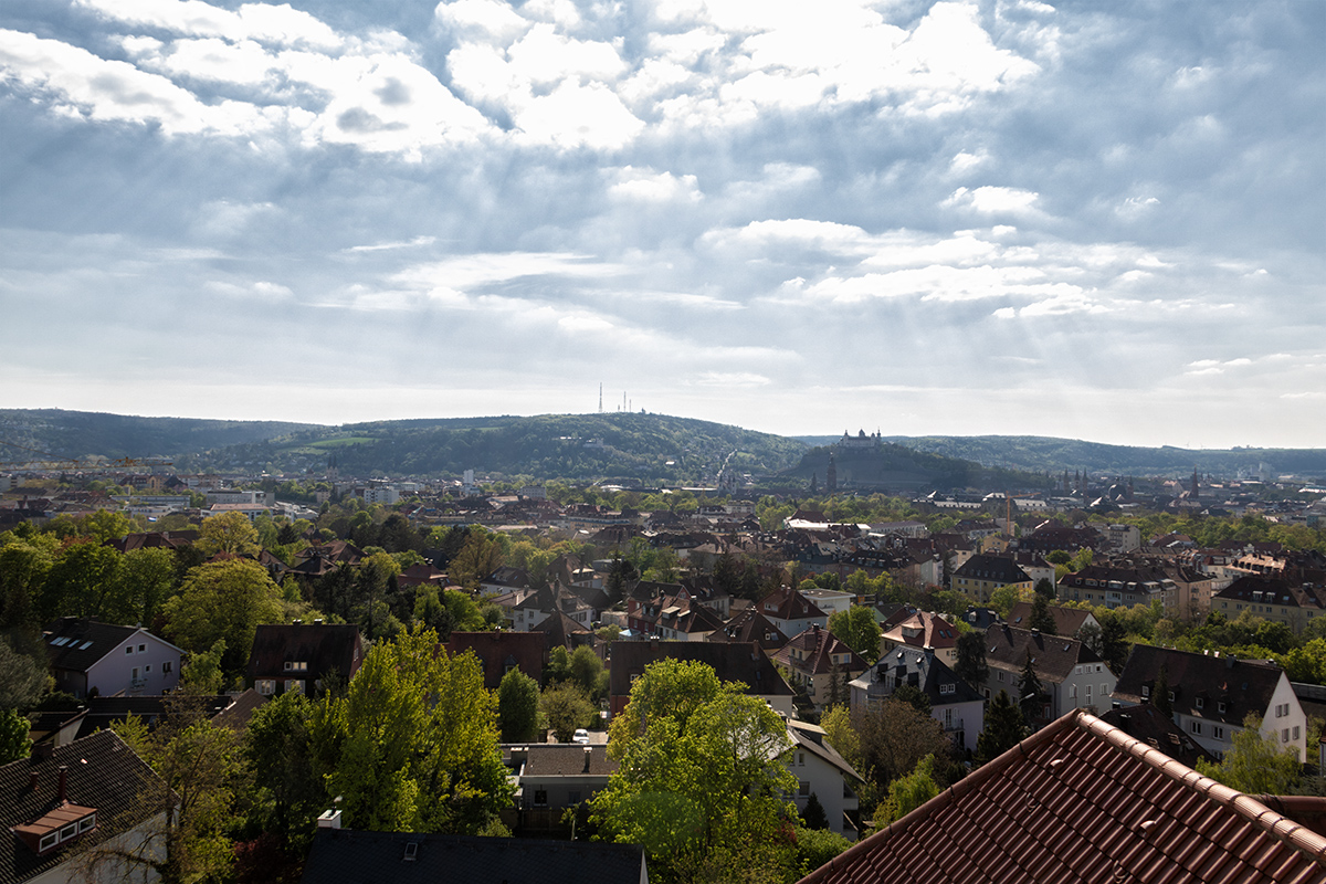 Atemberaubender Ausblick auf Würzburg aus dem Turm von Marianhill.