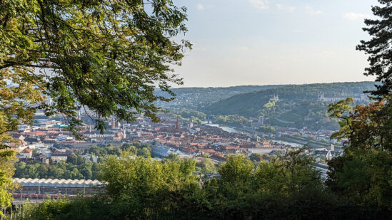 Von Oberdürrbach über den Stein-Wein-Pfad in die Stadt