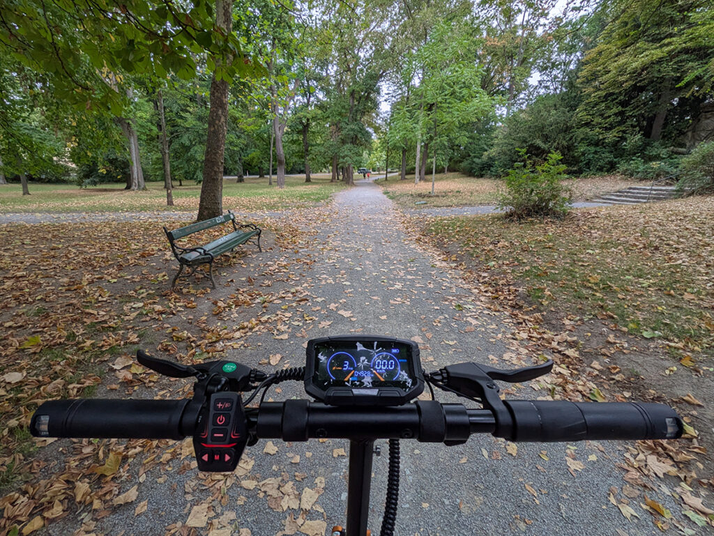 Ringpark: In und um Würzburg gibt es viele gute Möglichkeiten mit dem E-Scooter zu fahren.