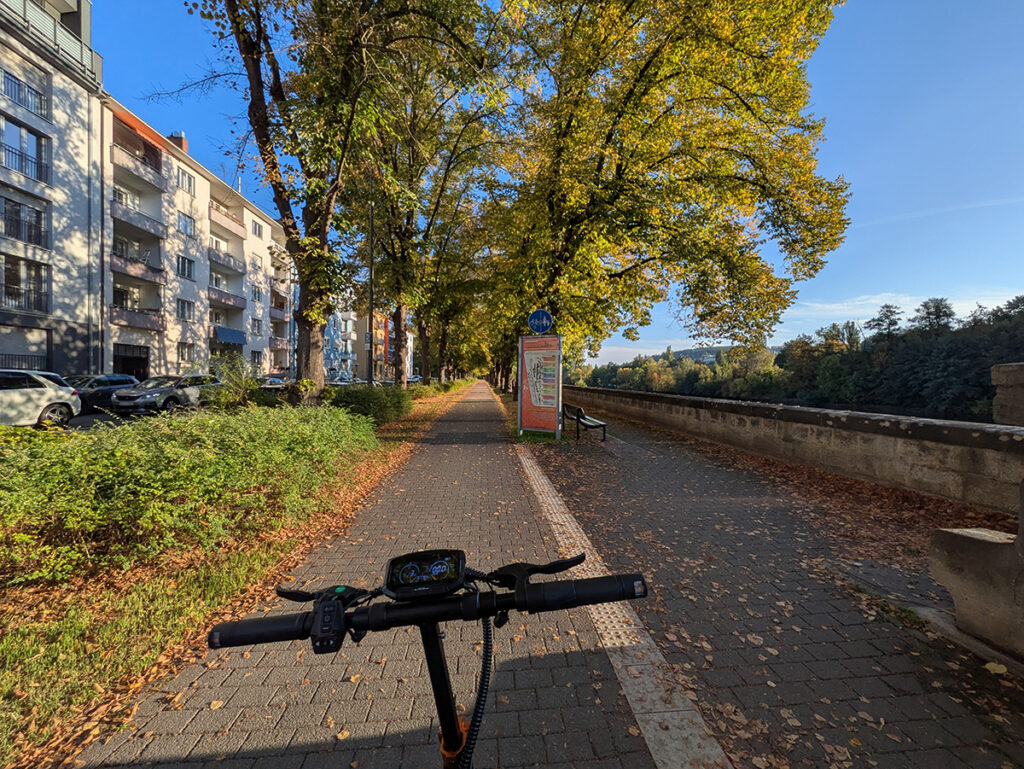 Zwischen Ludwigkai und Theodor-Heuss-Damm kann man auf der Kurt-Schumacher-Promenade wunderbar fahren.